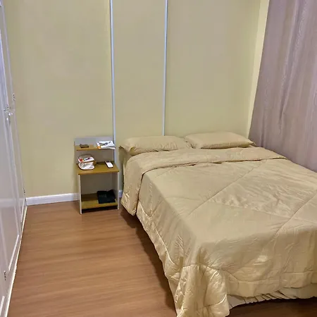 Quarto Privativo Individual Em Copacabana - Apenas O Quarto Nao E O Apartamento Inteiro